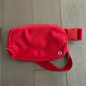 Lululemon Everywhere Belt Bag Love Red